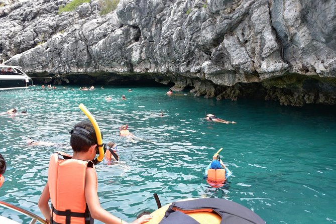 Snorkel and Kayak Tour to Angthong Marine Park by Speedboat from Koh Samui - Snorkeling in Angthong’s coastal water