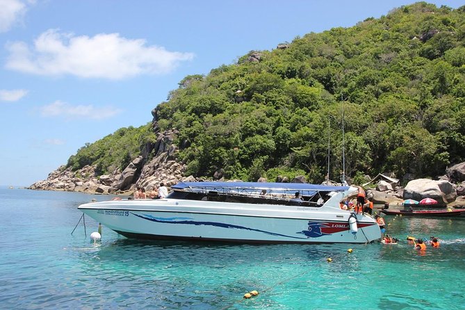 Snorkel and Kayak Trip to Angthong Marine Park by Speed Boat from Koh Phangan - Kayaking along Mae Koh Island