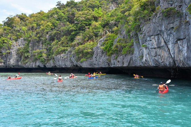 Snorkel and Kayak Trip to Angthong Marine Park by Speed Boat from Koh Phangan - How the staff affect the day