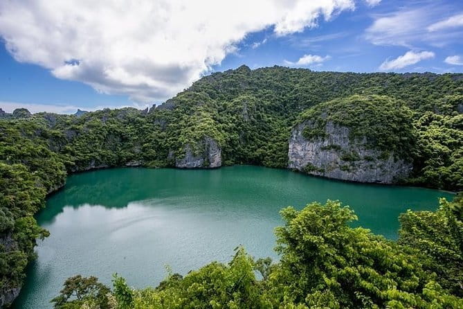 Snorkeling and Kayaking Tour at Angthong Marine Park by Speedboat from Koh Samui - The early start and speedboat crossing