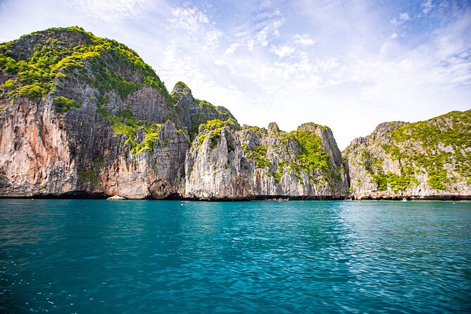 Snorkeling Phi Phi Islands Tour From Phi Phi by Speedboat - What the day feels like in practice