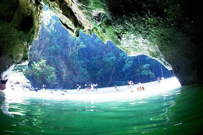 Snorkeling Tour to 4 Islands(Emerald Cave) From Koh Lanta by Speedboat - What the speedboat day feels like from Koh Lanta
