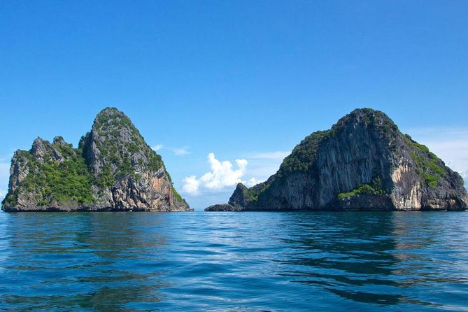 Snorkeling Tour to 4 Islands(Emerald Cave) From Koh Lanta by Speedboat - Koh Mook and the swim through Morakot Cave