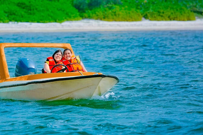 Speed Boat Snorkeling and Beach in Cozumel - The safety briefing and boat controls
