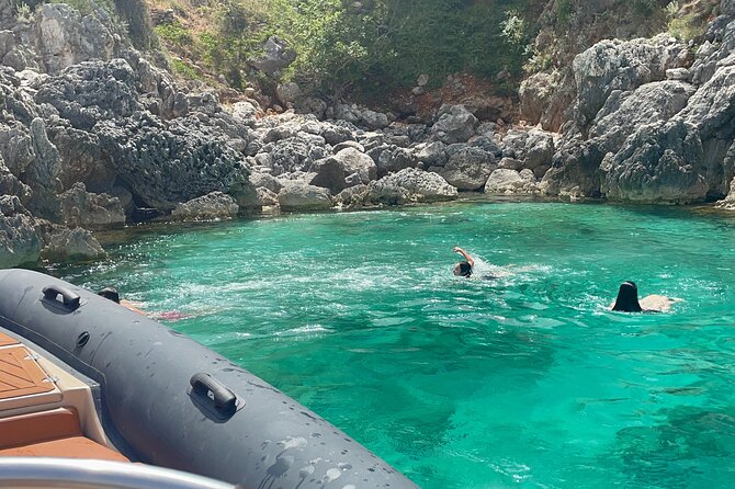 Speed Boat Tour to National Park and Grama Bay - Bristan, English, Salome, and Petruni bays