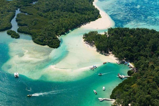 Speedboat Ile aux Cerfs + GRSE Waterfall, BBQ and Bar - Key points to know before you book