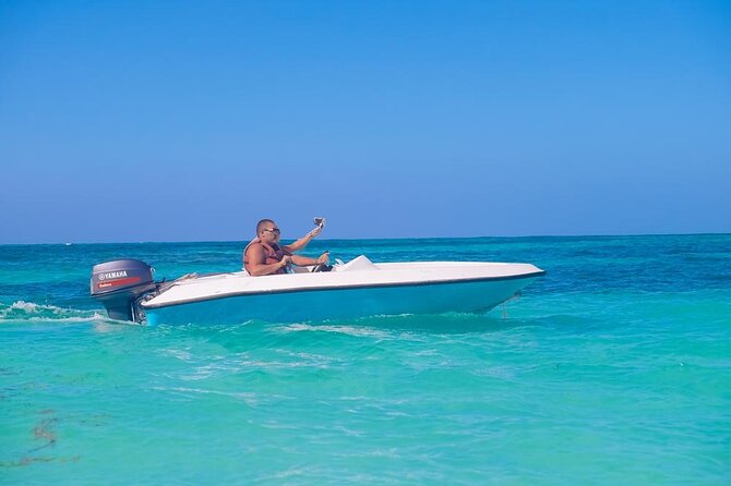 Speedboat Sailing with Snorkeling Experience in Punta Cana - Guides can make the short trip work