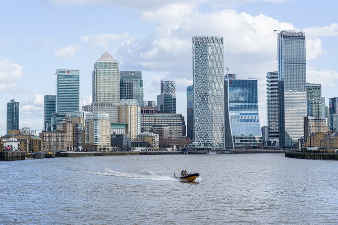 Speedboat Sightseeing: Embankment OR Westminster Pier -45 Minutes - The fast run toward Canary Wharf