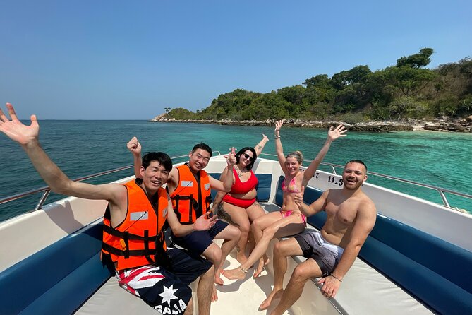 Speedboat Tour From Pattaya to Koh Larn Coral & Sak Island - Crowds, queues, and the reality of mass-market island trips