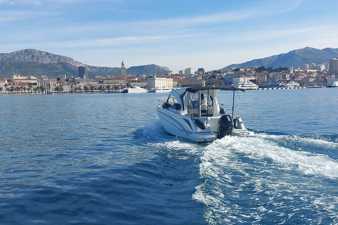 Speedboat transfer from Hvar town (Water taxi transfer) to Airport Split - Leaving Hvar town by speedboat