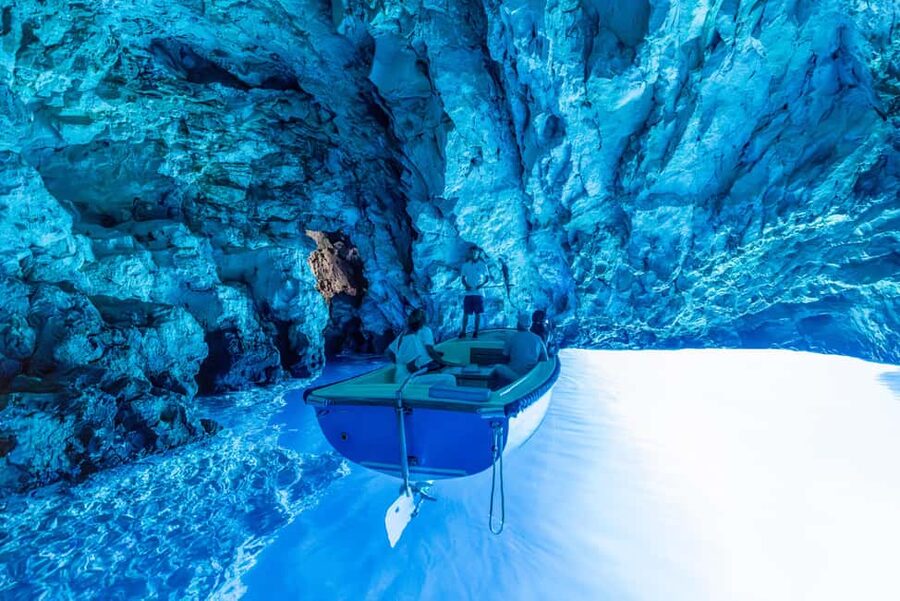 Split: Blue Cave & Hvar Small-Group Speedboat Tour - Key points to know before booking
