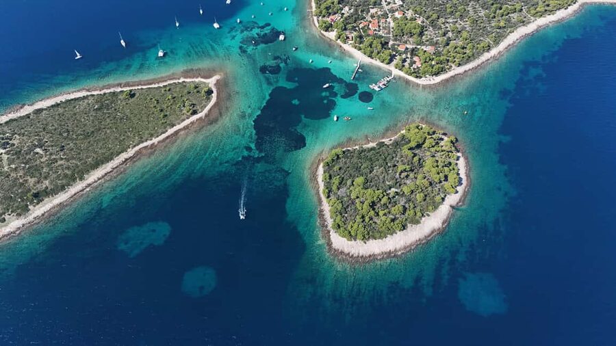 Split: Blue Lagoon & 3 Islands – Premium Speedboat Trip - Trogir: one hour among stone lanes and fortresses