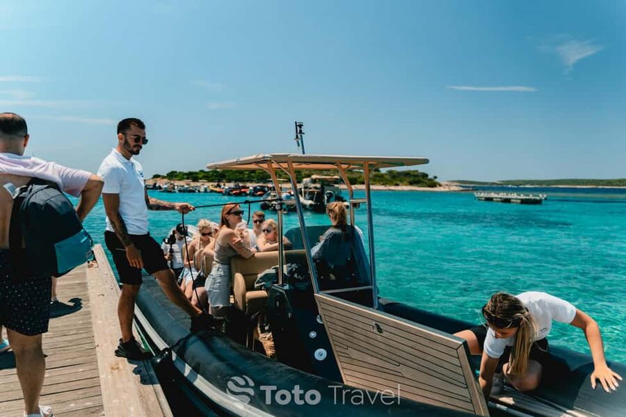 Split/Podstrana: Blue Cave, Hvar & 6 Islands Speedboat Trip - What the speedboat ride feels like