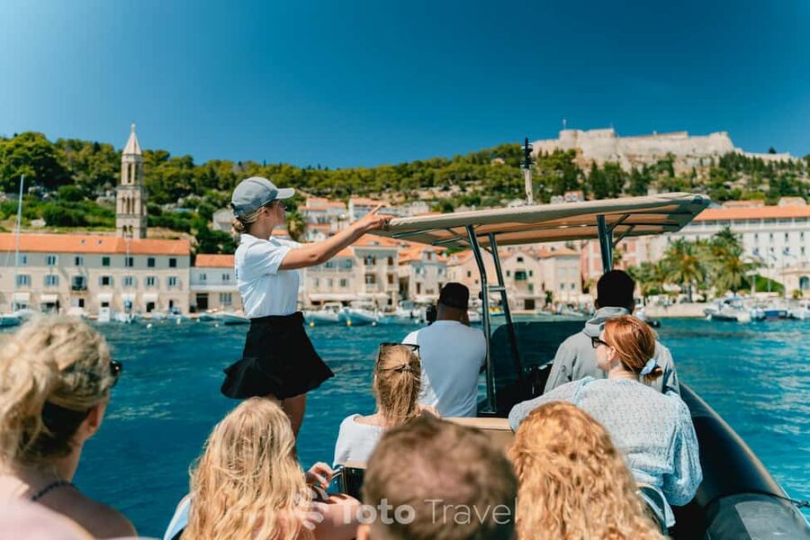 Split/Podstrana: Blue Cave, Hvar & 6 Islands Speedboat Trip - Milna on Brač: a quiet final stop