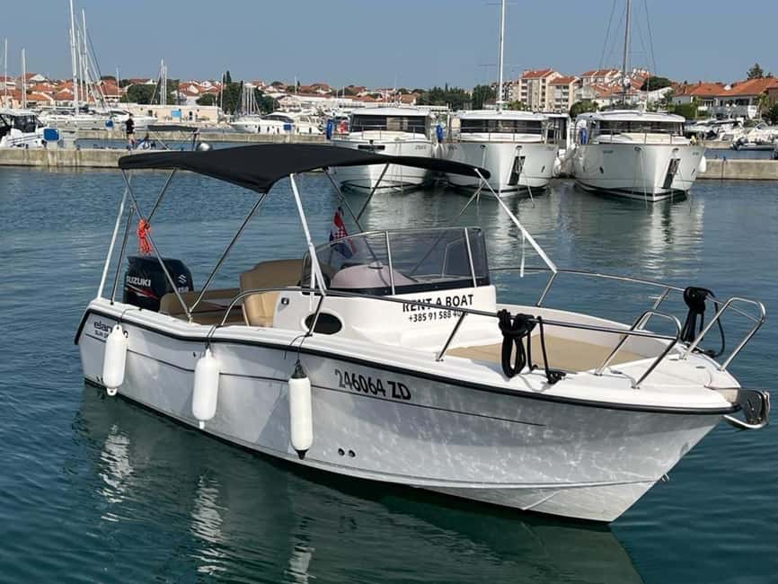 Split: Private Blue Lagoon 3 islands with speed boat - The speedboat ride to Trogir
