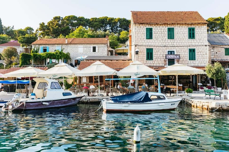 Split/Trogir: Blue lagoon and 3 islands speedboat tour - The speedboat ride is part of the attraction