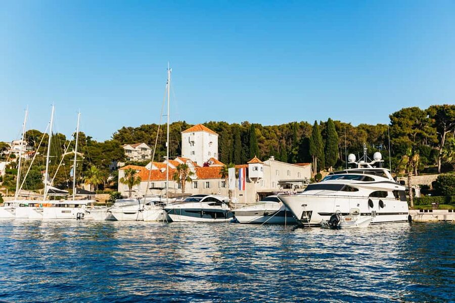 Split/Trogir: Blue lagoon and 3 islands speedboat tour - Who should book this speedboat trip?