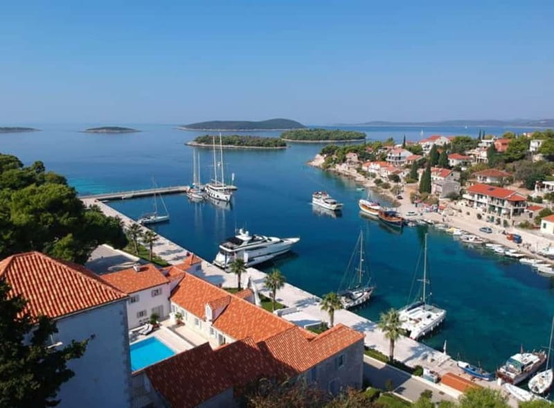 Split/Trogir: Trogir, Blue Lagoon, and Solta Speedboat Trip - Why this Split speedboat trip works