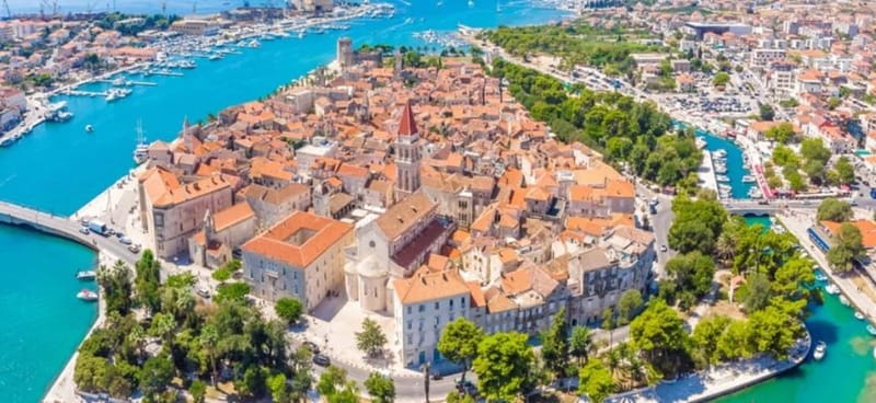 Split/Trogir: Trogir, Blue Lagoon, and Solta Speedboat Trip - Blue Lagoon: 75 minutes in the water