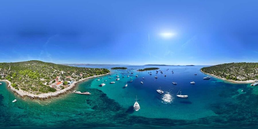 Split/Trogir: Trogir, Blue Lagoon, and Solta Speedboat Trip - The return ride to Split