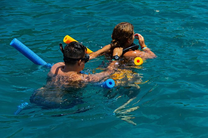 St Maarten Motorboat Cruise: Long Bay, Creole Rock and Tintamarre Island - Tintamarre Island and the chance to see turtles