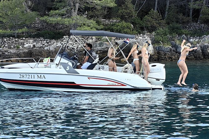 Sunset Speedboat Tour in Makarska with swim stop on island Brač - Who will enjoy this most