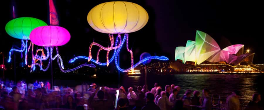 Sydney Harbour: 30 Minute Slow Jet Boat Vivid Cruise - Seasonal timing and the 2025 Vivid dates