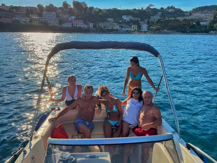 Taggia: Sanremo Sightseeing Speedboat Tour with Swim Stops - Quiet bays, clear water, and time to swim