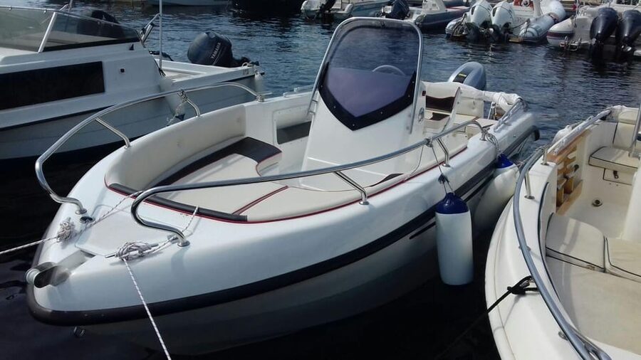 Taormina: Private tour in motorboat - What the private price means for your group