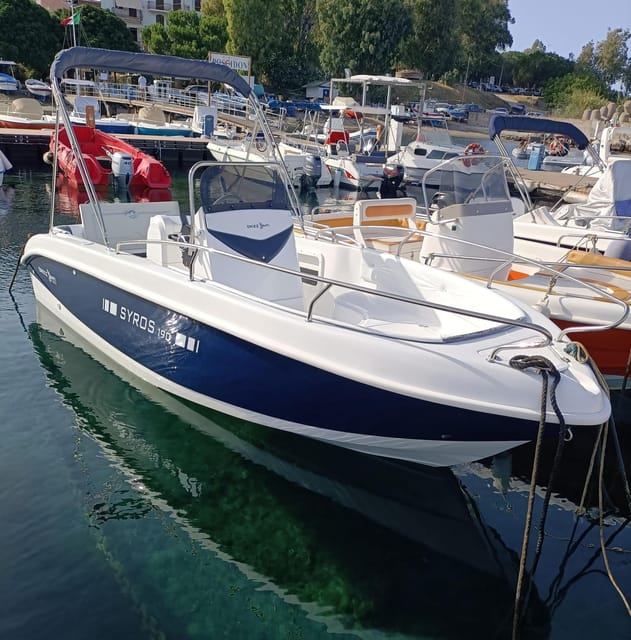 Taormina: Private tour in motorboat - Love Grotto and Blue Grotto