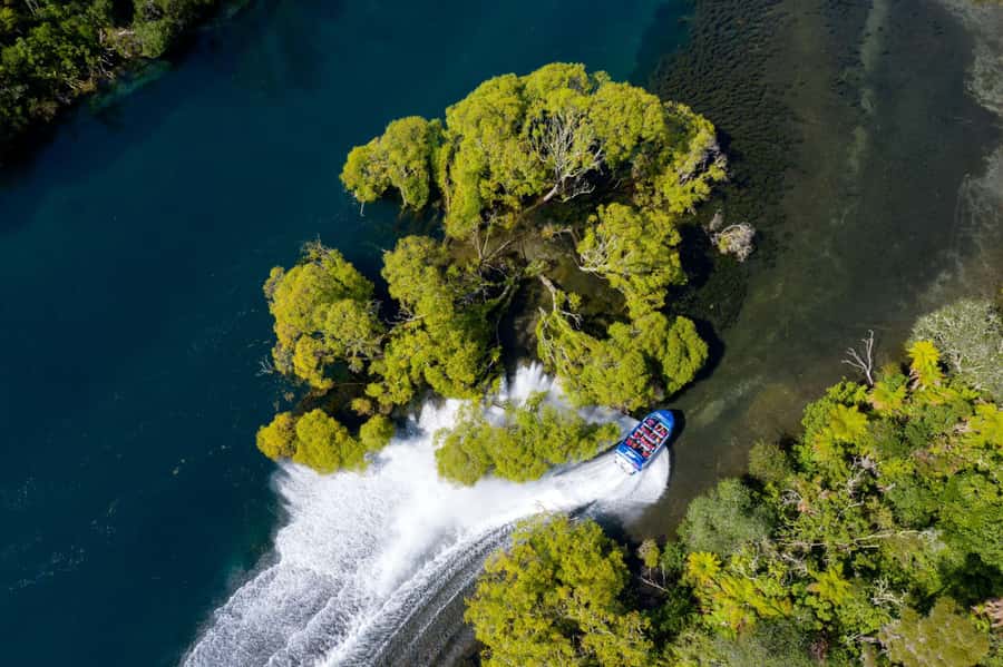 Taupō: Huka Falls 30-Minute Jet Boat Experience - Booking, cancellation, and timing