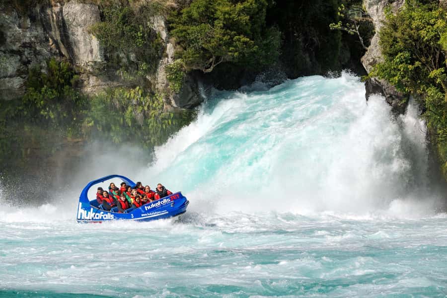 Taupō: Huka Falls 30-Minute Jet Boat Experience - Getting close to the foot of Huka Falls