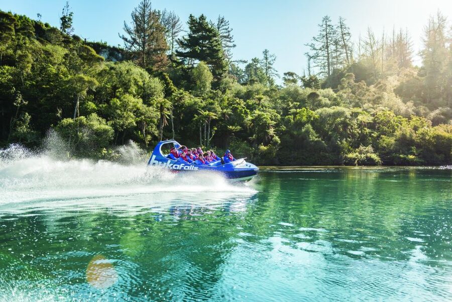 Taupō: Huka Falls 30-Minute Jet Boat Experience - Speed, spray, and the practical side of staying dry