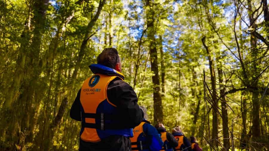 Te Anau: River Jet Boat and Bike Ride Tour with Local Guide - A jet boat ride with more than high-speed spins