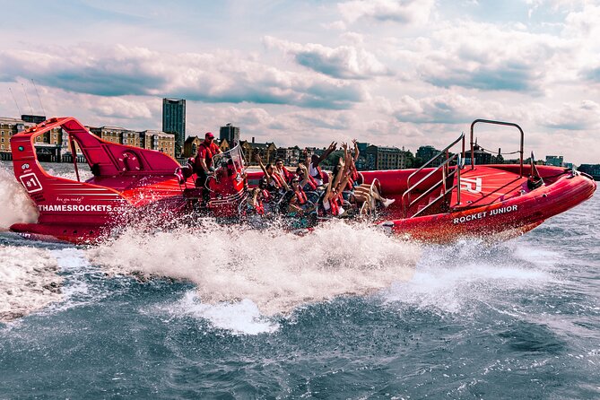 Thames High-Speed Zone Speedboat in London - The eastern Thames at full throttle
