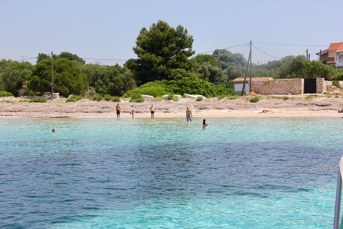 Three Islands Private Speedboat Tour With Blue Lagoon Stop - Quiet coves around Drvenik