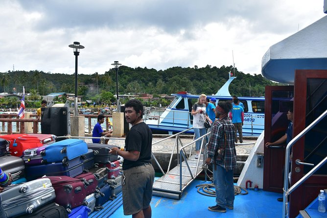 Travel from Koh Phi Phi to Krabi by Ferry/Speedboat - Seating, comfort, and the premium-class question