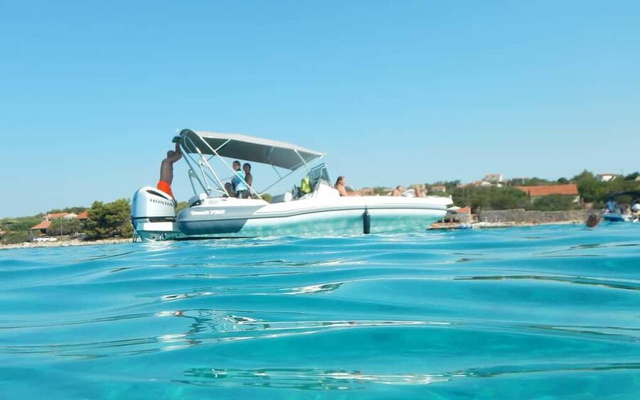 Trogir: White Lagoon, Maslinica & Blue Lagoon Speedboat Tour - Key points to know before booking