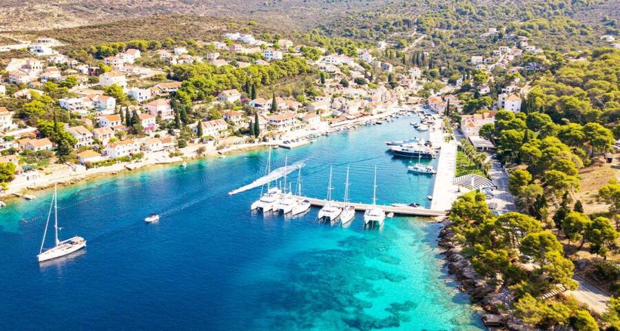 Trogir: White Lagoon, Maslinica & Blue Lagoon Speedboat Tour - What the $88 price really covers