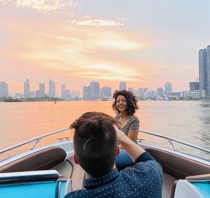 VIP Tour Enjoy Romantic Sunset by Speed Boat Free Cocktail - Key points to know before booking