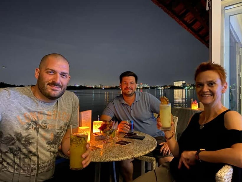 VIP Tour Enjoy Romantic Sunset by Speed Boat Free Cocktail - Who should book this river evening