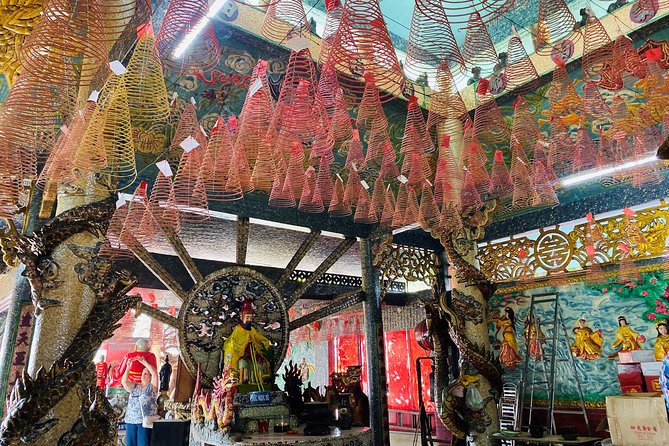 VIP Tour in Dragon Floating Temple sightseeing by SpeedBoat - Phu Chau Floating Temple, also called Snake Island