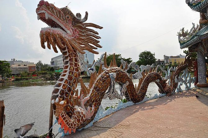 VIP Tour in Dragon Floating Temple sightseeing by SpeedBoat - Around Thanh Da Island with fruit and coconut juice