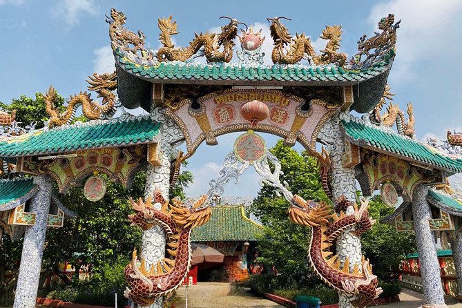 VIP Tour in Dragon Floating Temple sightseeing by SpeedBoat - What the 90-minute length means