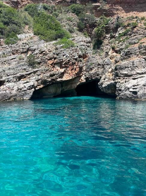 Vlore: Dafina Cave & Haxhi Ali Cave Speedboat Guided Tour - Dafina Bay and its cave