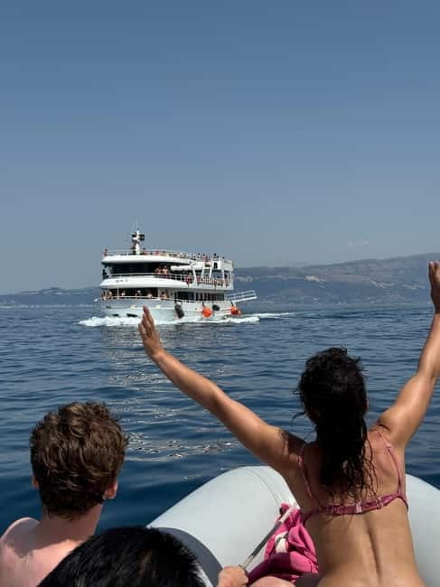 Vlorë: Sazan Island & Haxhi Ali Cave Speedboat Experience - The 50-minute ride to Sazan Island