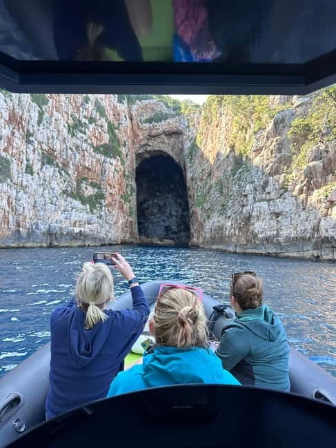 Vlore: Sazan Island & Haxhi Ali Cave Speedboat Guided Tour - Meeting the crew at Olympia Tiki Bar