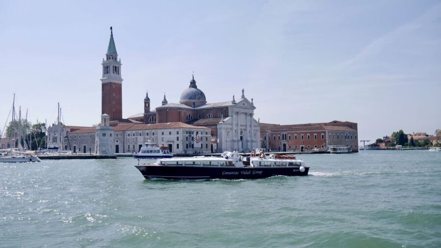 Walking Tour with optional motor boat Ride - The €2 gondola ferry at Campo Santa Sofia