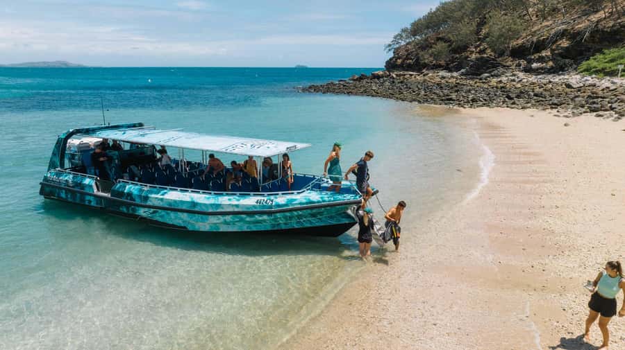Yeppoon: Great Keppel Island Fast Boat Snorkel & Lunch Tour - From Yeppoon to the Keppel Islands on The Kraken