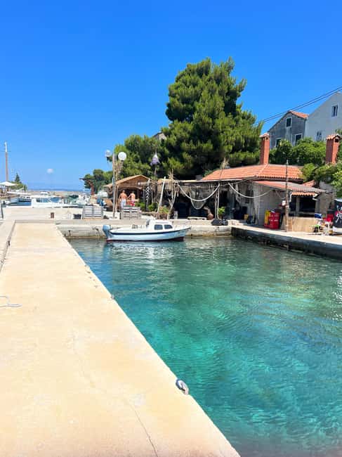 Zadar: 3 Island Speedboat Tour & Blue Bay Swim with Drinks - Preko gives you the longest break